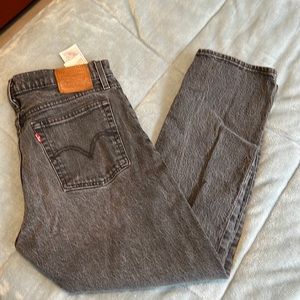 Levi’s wedgie straight size 28
